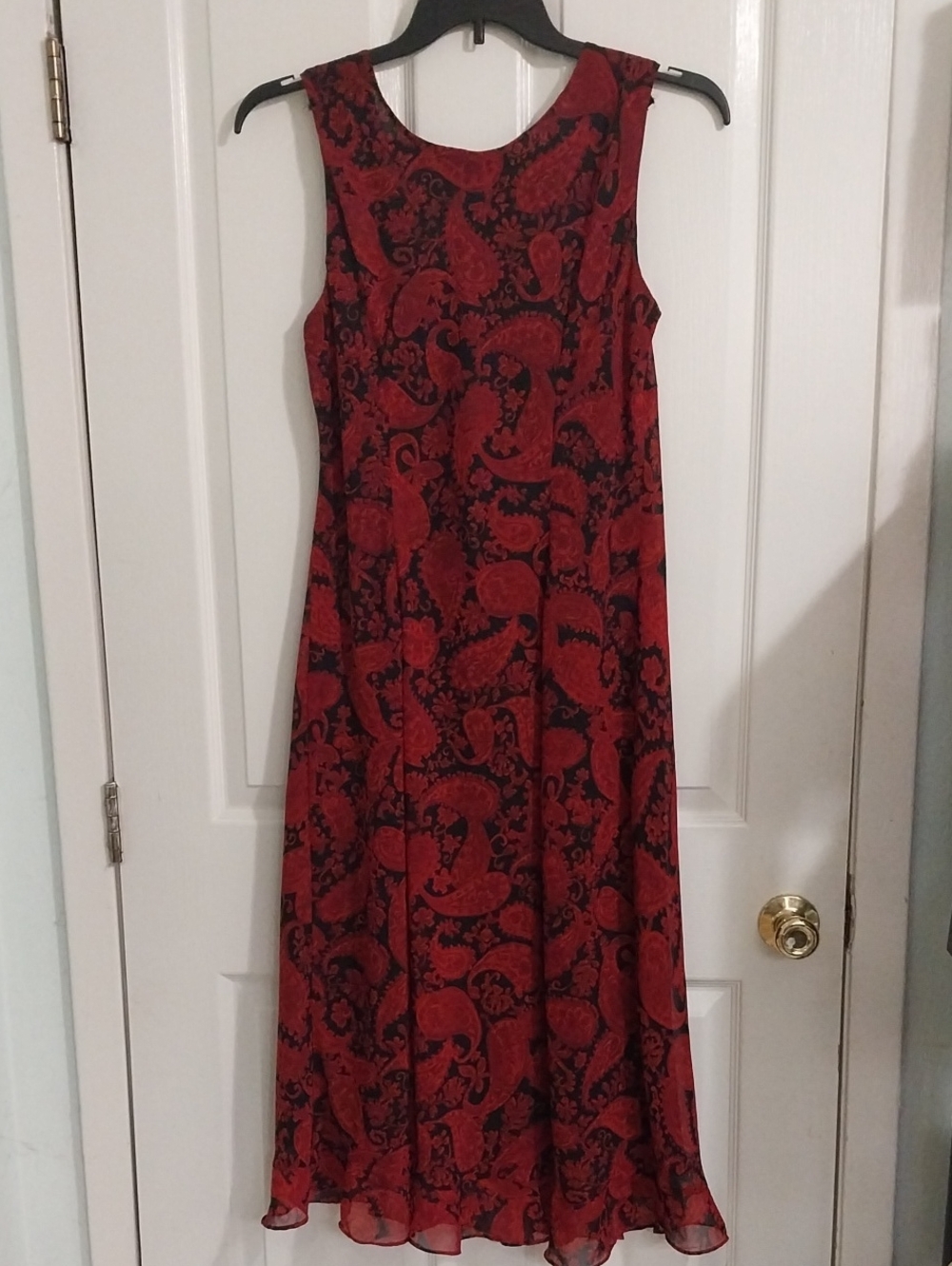 STUDIO 1 SZ. SMALL Red Paisley Sleeveless Maxi Dress - Women